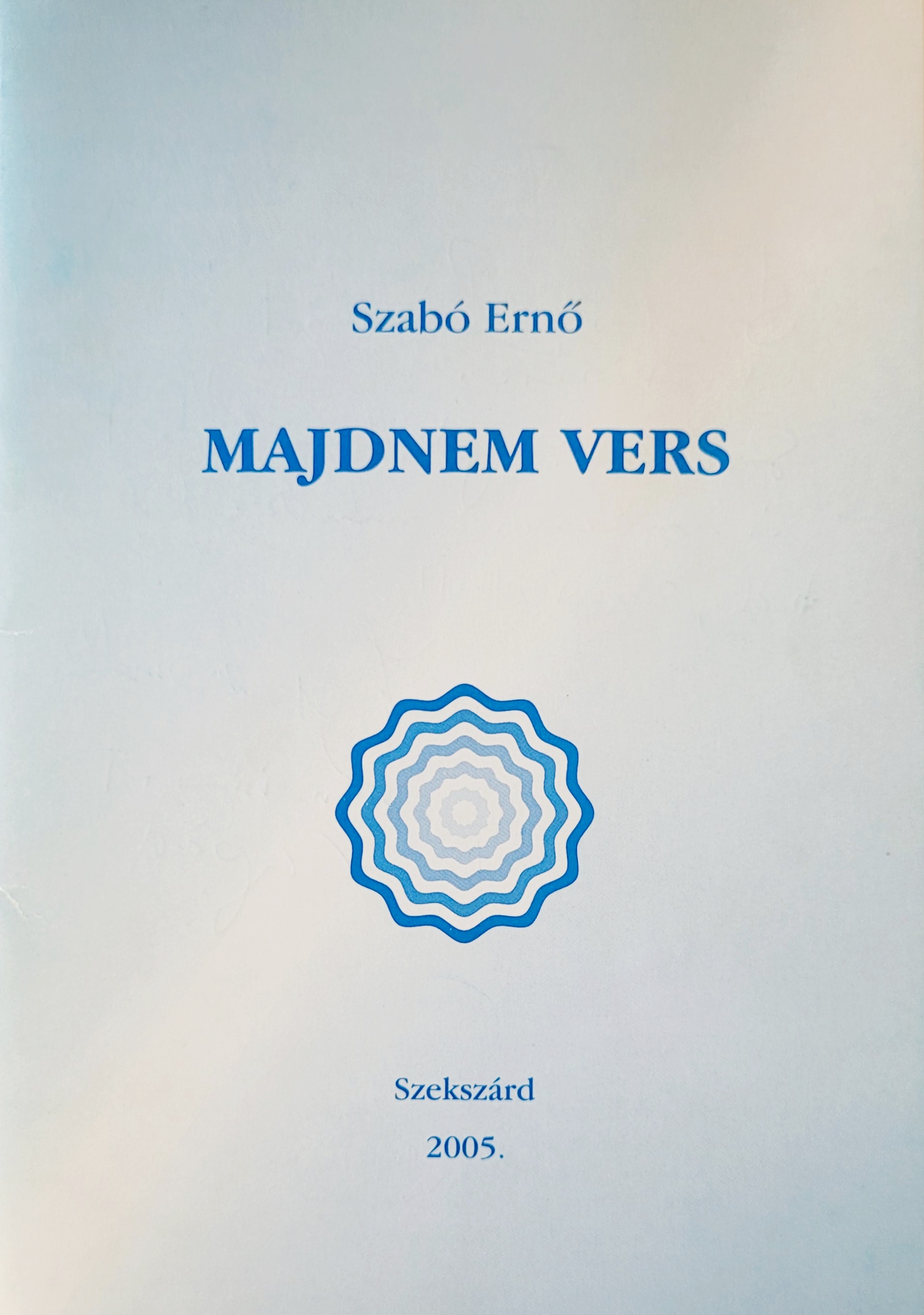Majdnem vers kötet borítója